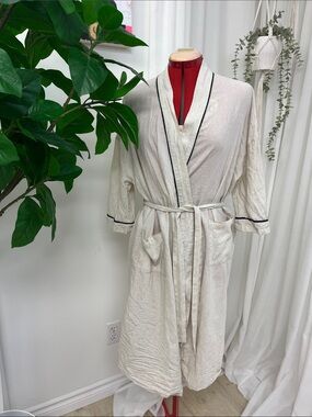 Women's Linen Bathrobe with Black Trim
